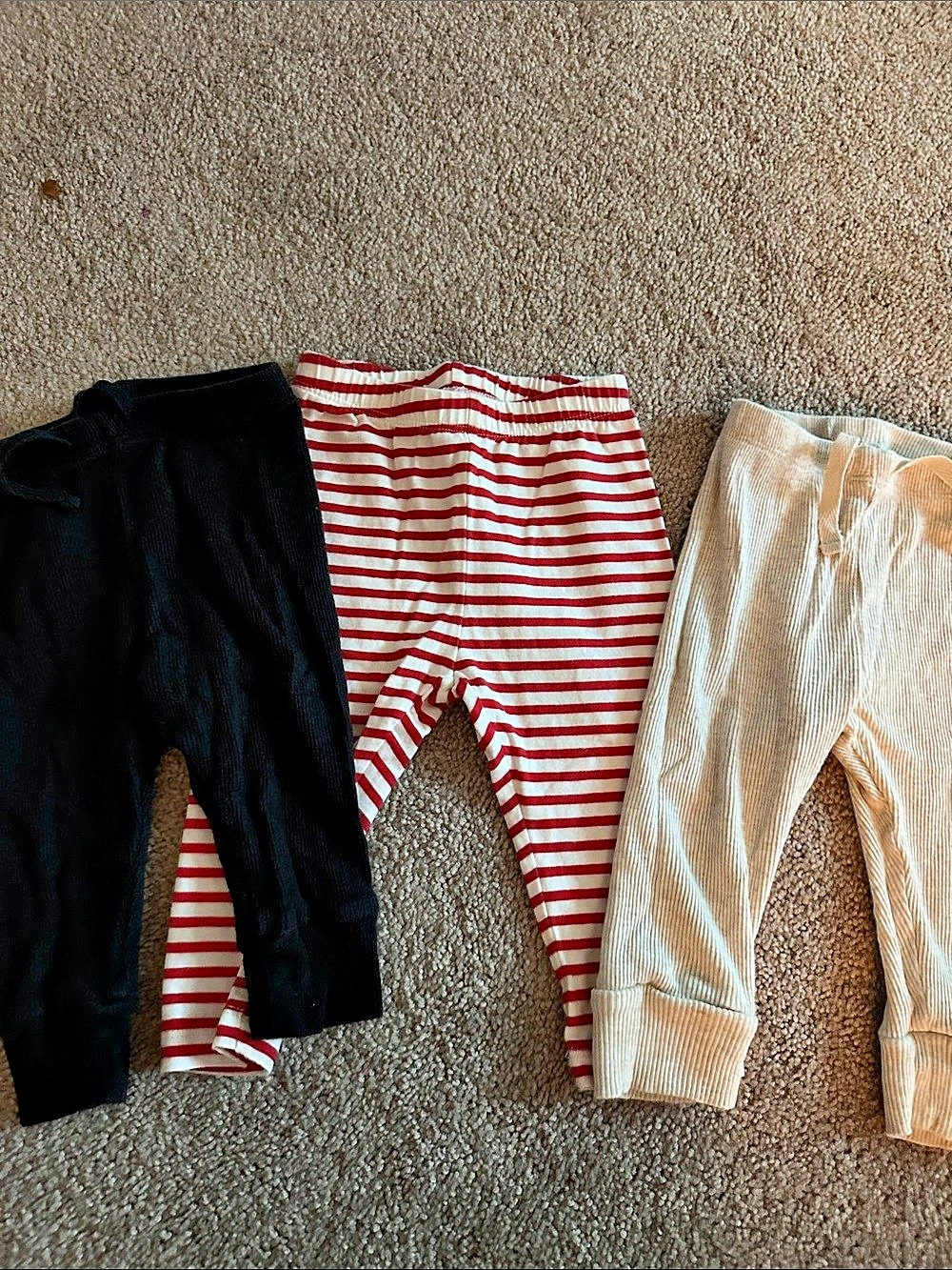 Gap Kids Leggings 3-Pair Set in Red & Black Like New 6-12 months